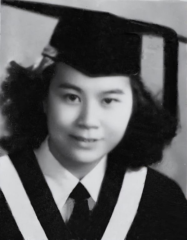中国十大“最美女明星”，能写进教科书的女英雄