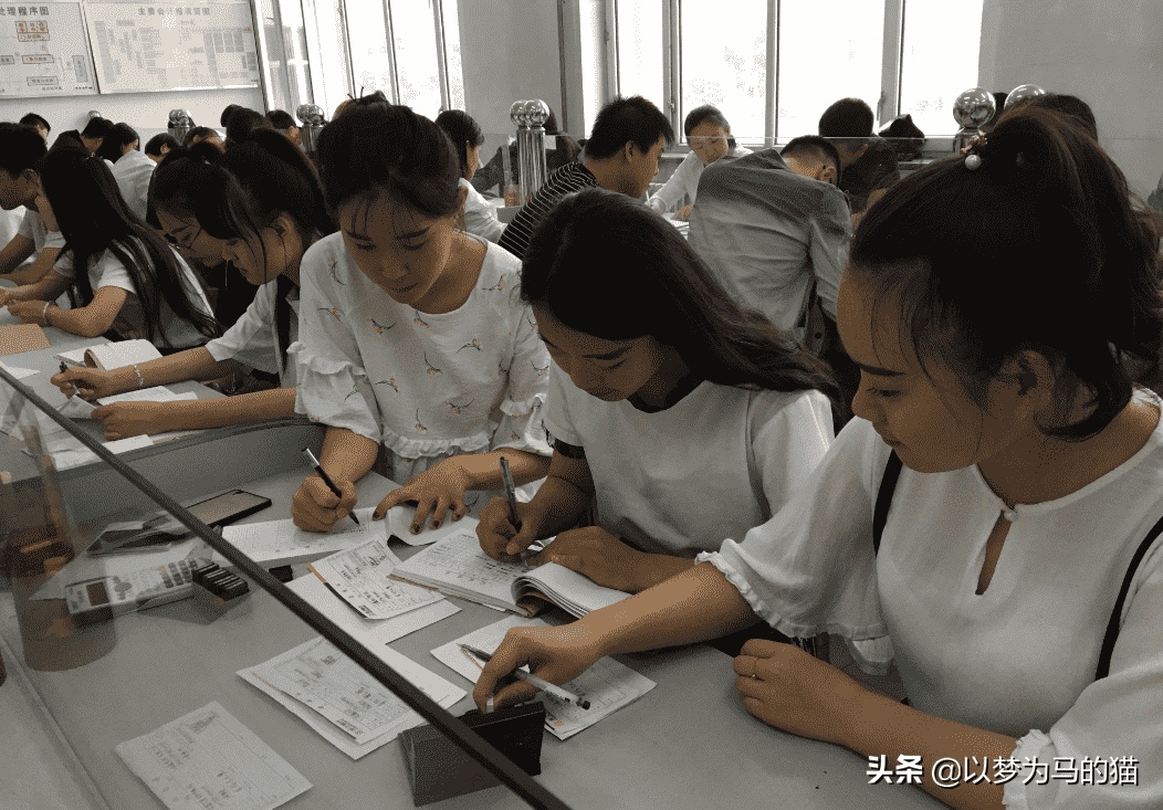 初中毕业最吃香的十大专业，这10个专业的就业率不错