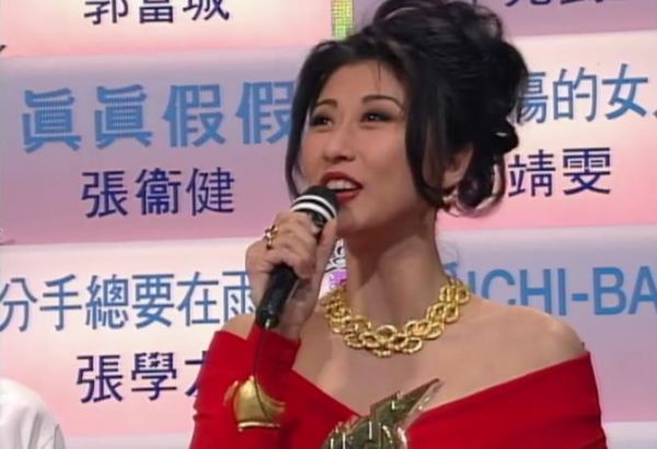 历届香港十大劲歌金曲（回顾92年香港十大金曲）