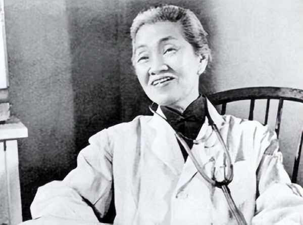 中国十大“最美女明星”，能写进教科书的女英雄