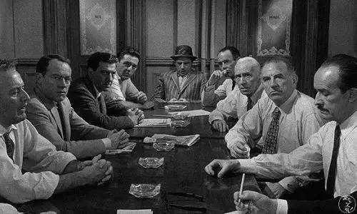 十大必看惊悚电影，十部看完直呼过瘾的高分悬疑片