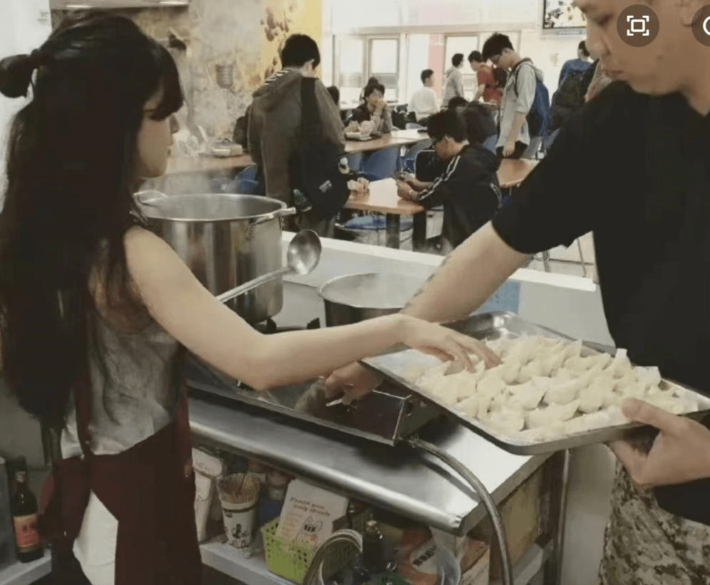 赵露思个人资料（赵露思凭什么出道就女一）