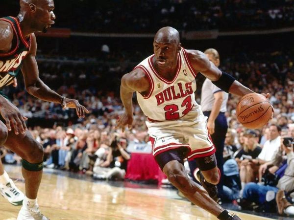 nba篮球历史十大巨星排行榜(2022重排NBA榜单)