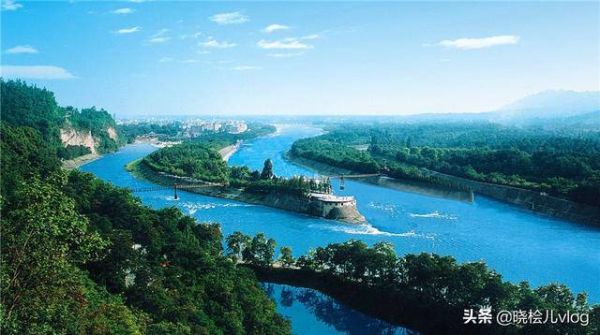 成都旅游必去十大景点推荐（去旅游必去的10个地方）