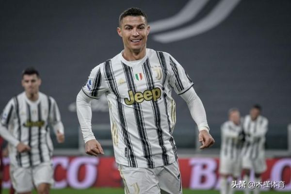 足球十大球星排名(世界足坛最杰出10位巨星)