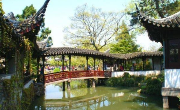 暑假穷游十大暑假景点（适合大学生暑假去穷游10个地方）