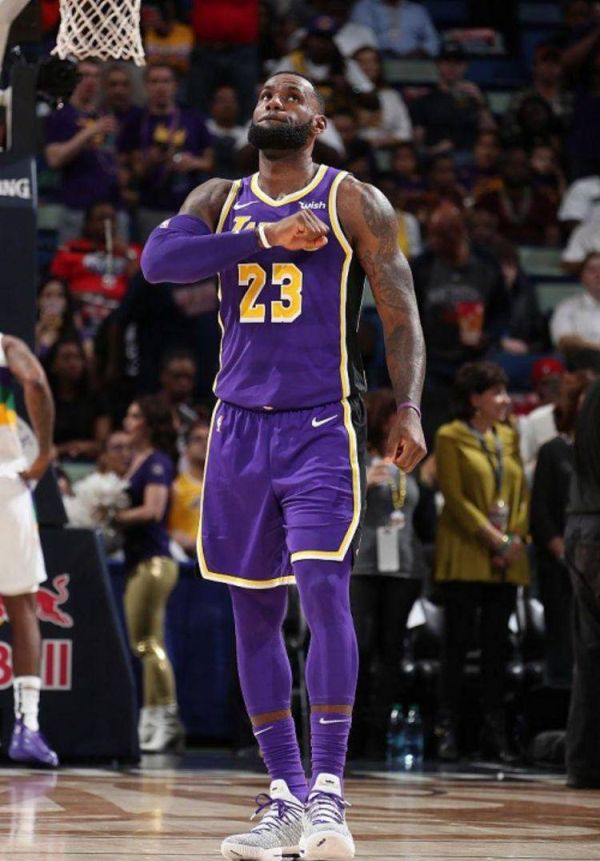 nba市值最高的十大球队（最值钱的10个球队）