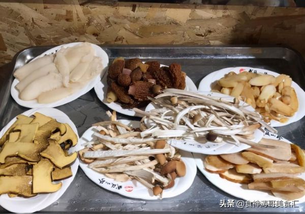 来重庆必吃的十大美食(重庆10大特色美食小吃)