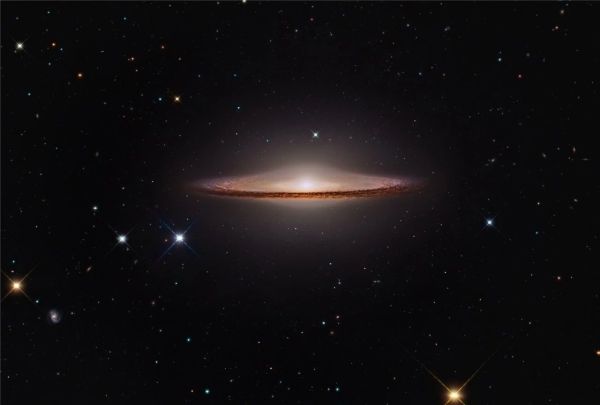 宇宙中最迷人的10大星系，宇宙十大神奇美丽星系