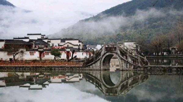 暑假穷游十大暑假景点（适合大学生暑假去穷游10个地方）