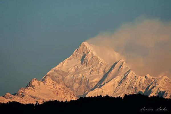 世界上最高的十大山峰（世界上最高的山峰排名前十）