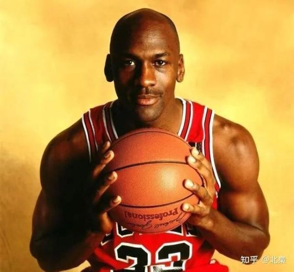 篮球十大顶级巨星(NBA历史10大巨星排行榜)