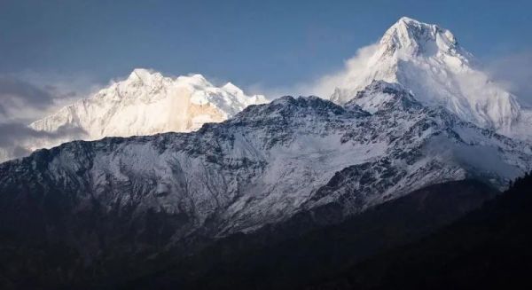 世界上最高的十大山峰（世界上最高的山峰排名前十）