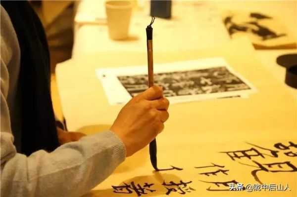 临帖和临摹有什么区别，初学者摹帖还是临帖