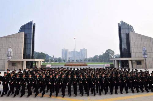 中国最顶级的十大军校排名(全国军校排行榜前十)