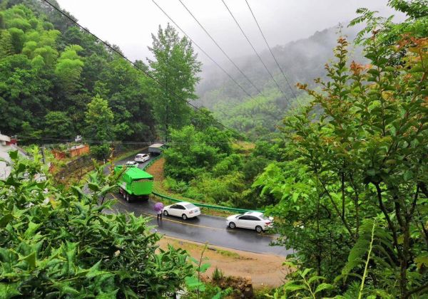 暑假穷游十大暑假景点（适合大学生暑假去穷游10个地方）