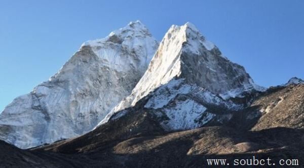 世界知名的十大山峰（世界最高的10座山峰）