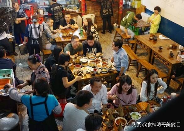 来重庆必吃的十大美食(重庆10大特色美食小吃)