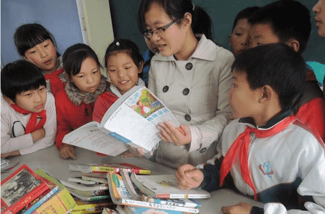 女生学什么专业最吃香，这3个专业好就业收入高