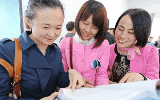 女生学什么专业最吃香，这3个专业好就业收入高