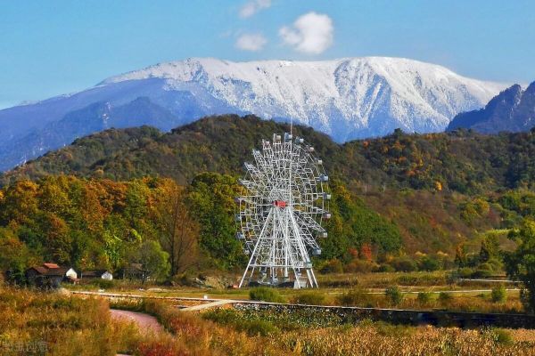 这个季节适合去哪旅游，2022年8月的旅行清单来了