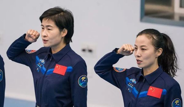 航天员队伍中为什么需要女性？为什么要两男一女搭配