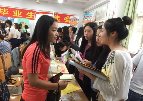 计算机哪个专业最吃香，这4大专业工作稳定收入较高