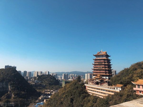 这个季节适合去哪旅游，2022年8月的旅行清单来了