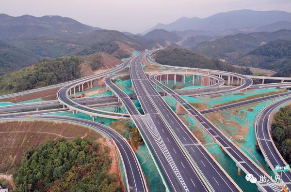广东旅游必去十大景点自驾游（广东10大最美自驾线路）