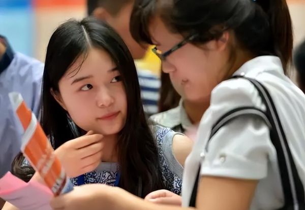 计算机哪个专业最吃香，这4大专业工作稳定收入较高
