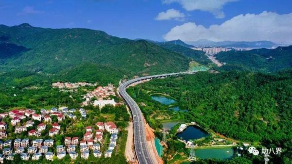 广东旅游必去十大景点自驾游（广东10大最美自驾线路）